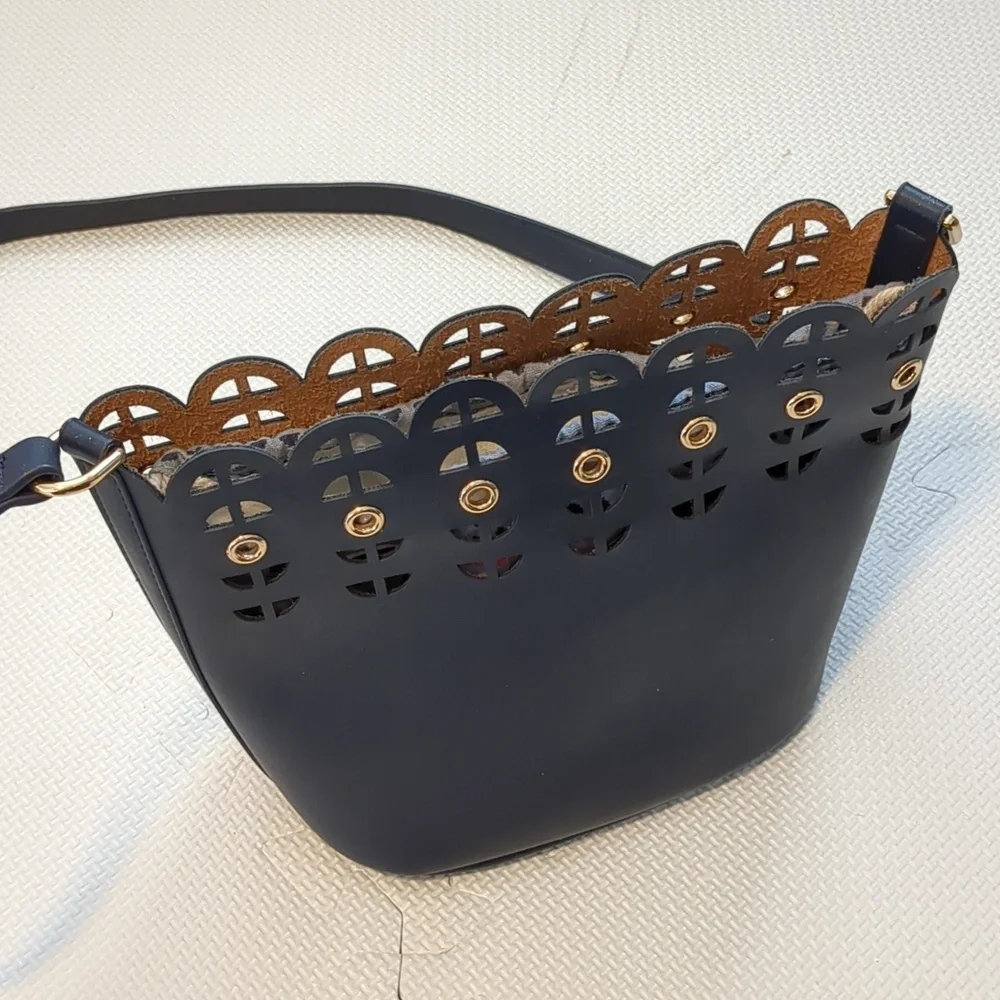 Stella & dot - Navy Blue small handbag with liner - Picture 6 of 7